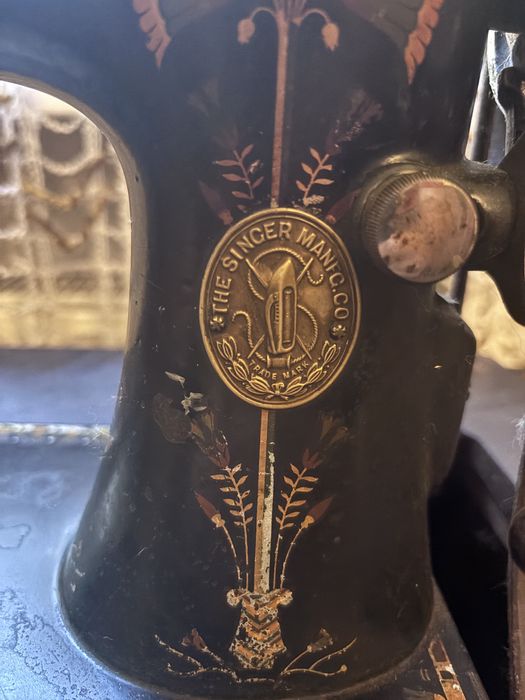 Masina de cusut SINGER