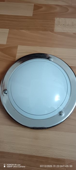 Продам светильник