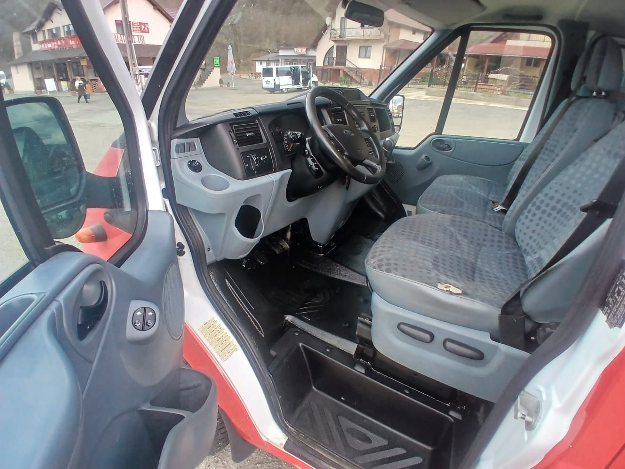 Ford Transit 2.2TDI~klima~7 locuri,top