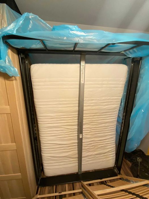 Pat IKEA - Cadru metalic / Somiere / Saltea