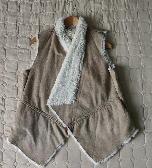 Vesta Bershka marimea M
