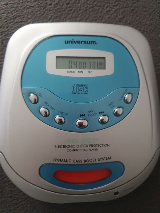 Vând cd player Universum