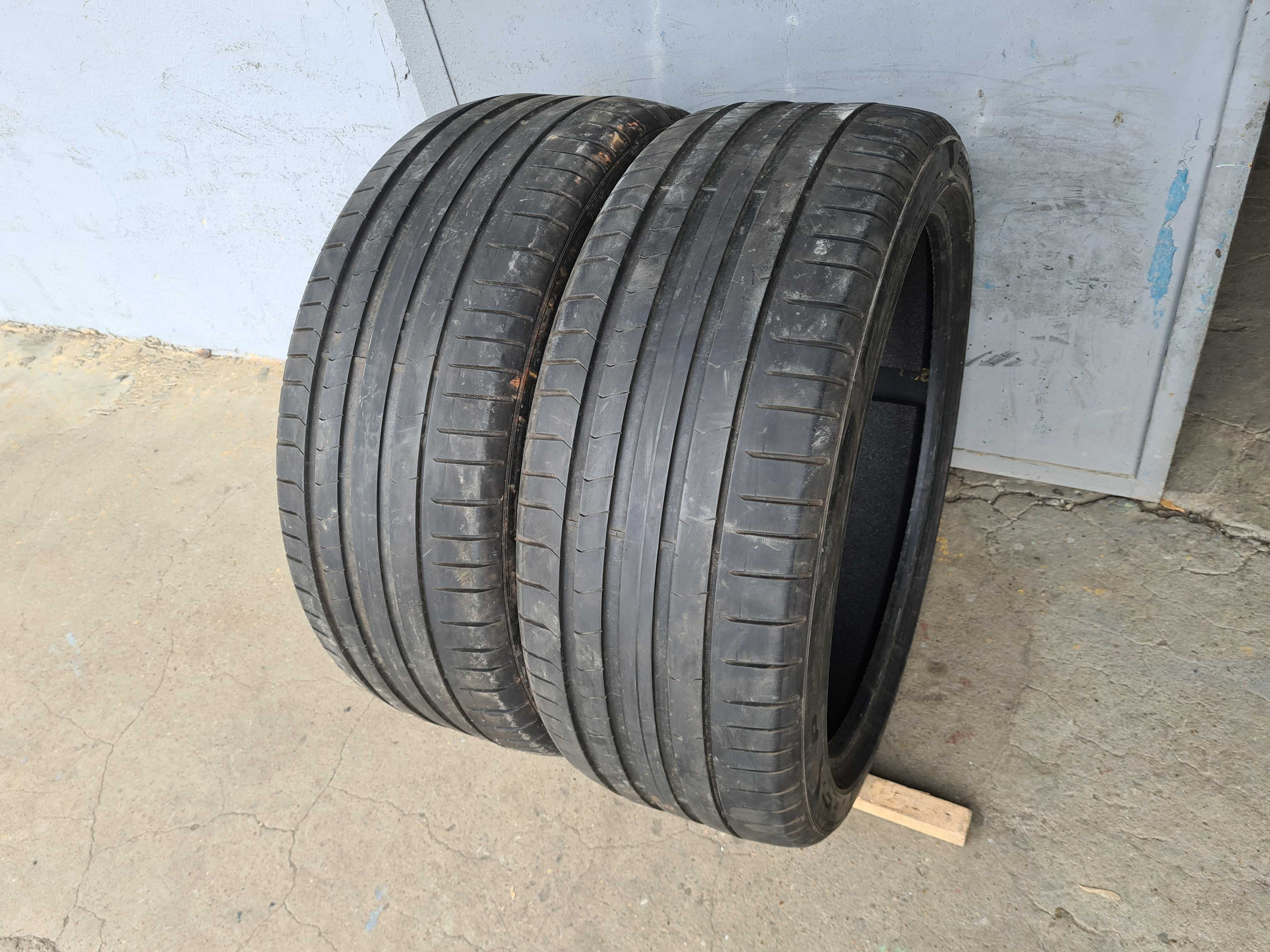 2 бр. летни гуми 255/40/21 Pirelli DOT 2617 5 mm