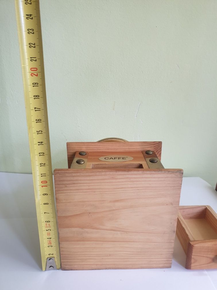 Rasnita manuala cu sertar vintage metal lemn perfect functionala noua
