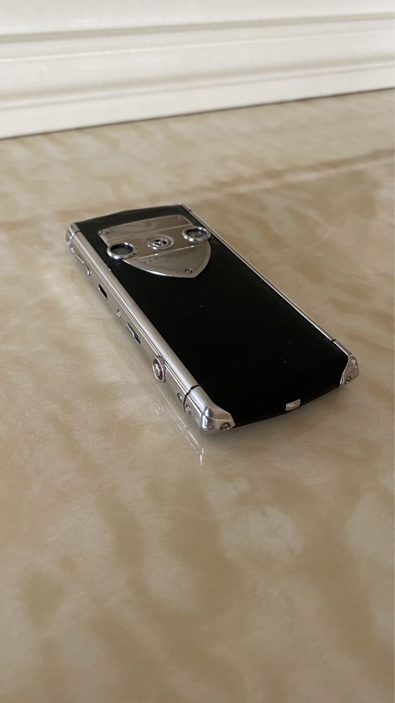 Vertu Constellation T