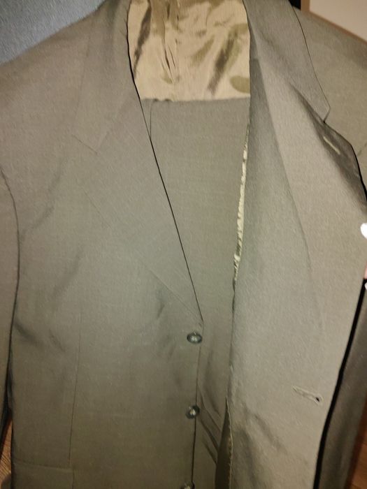 Продаётся мужской костюм