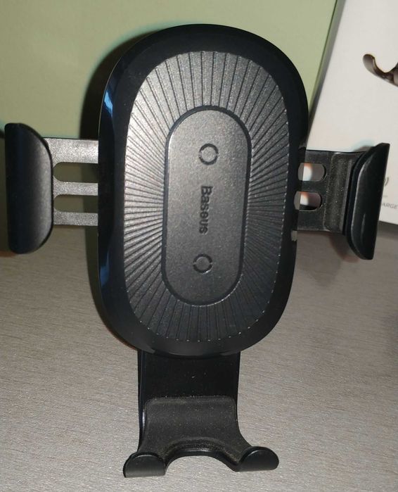Suport telefon cu ventuza pt parbriz si incarcator wireless, Baseus