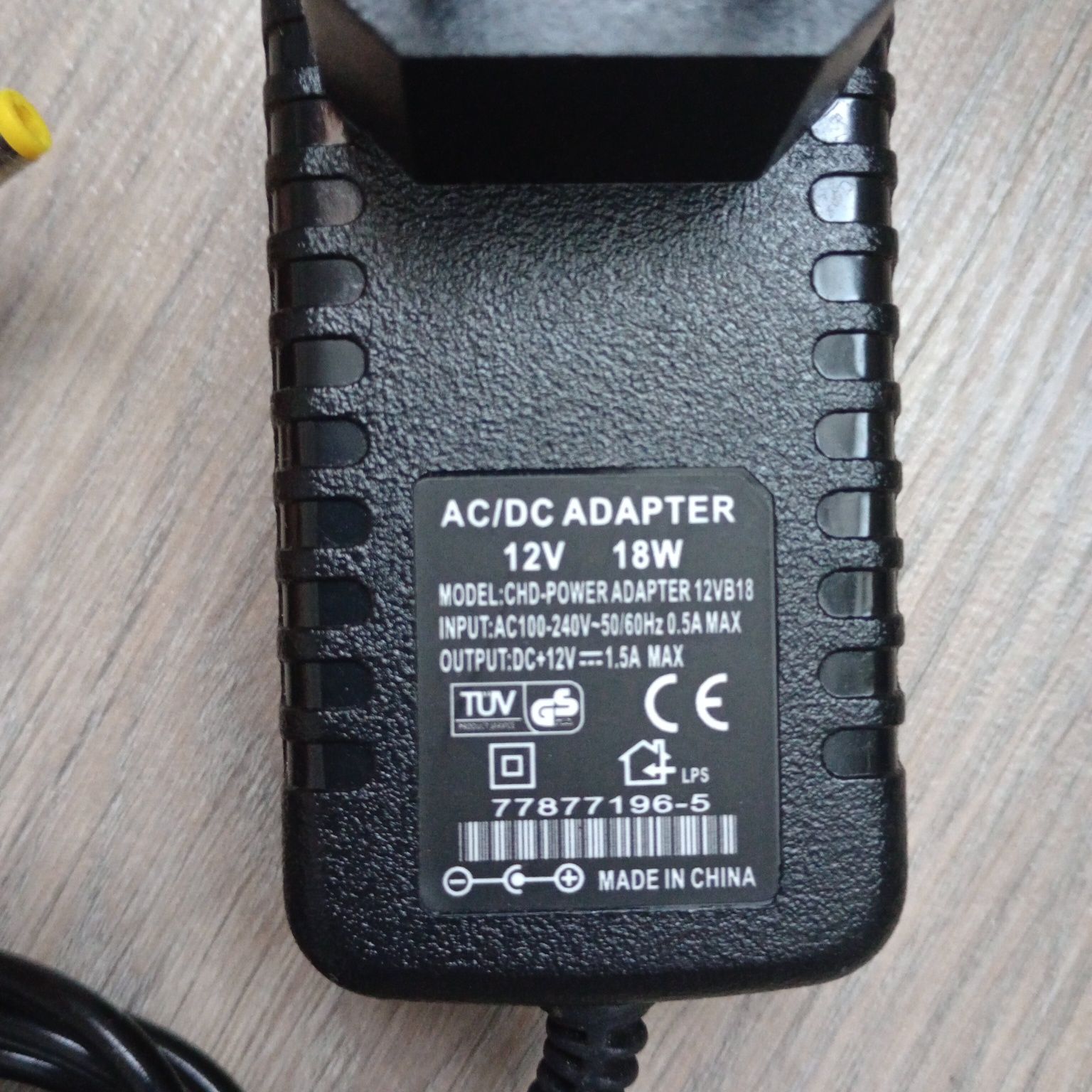 Сетевое зарядное устройство для модема для интернет 9V 12V 12в 18 ватт