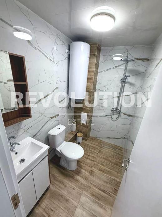 Двустаен апартамент в района на м-т Пчелина!