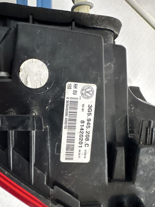 Stop spate dreapta led vw passat B8 berlina Highline cod 3G9 945 208 C