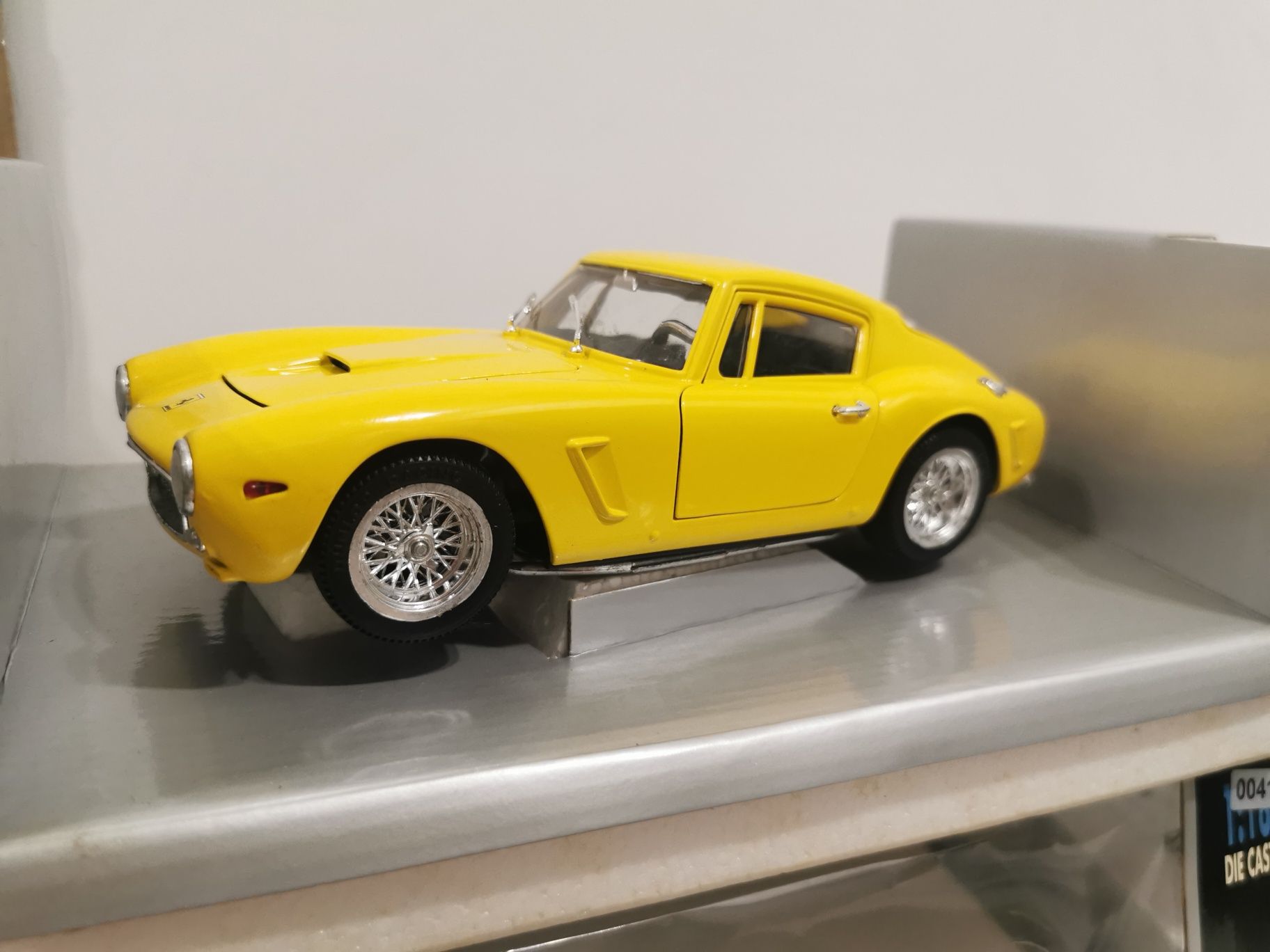 Ferrari 250 Gto Berlinette 1:18 Revell Jouef Evolution