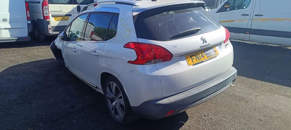 Dezmembrari / Dezmembrez Peugeot 2008 1.6 DV6C cutie viteze manuală 6 trepte start-stop cod culoare KWE - VOPSEA ALB SIDEFAT