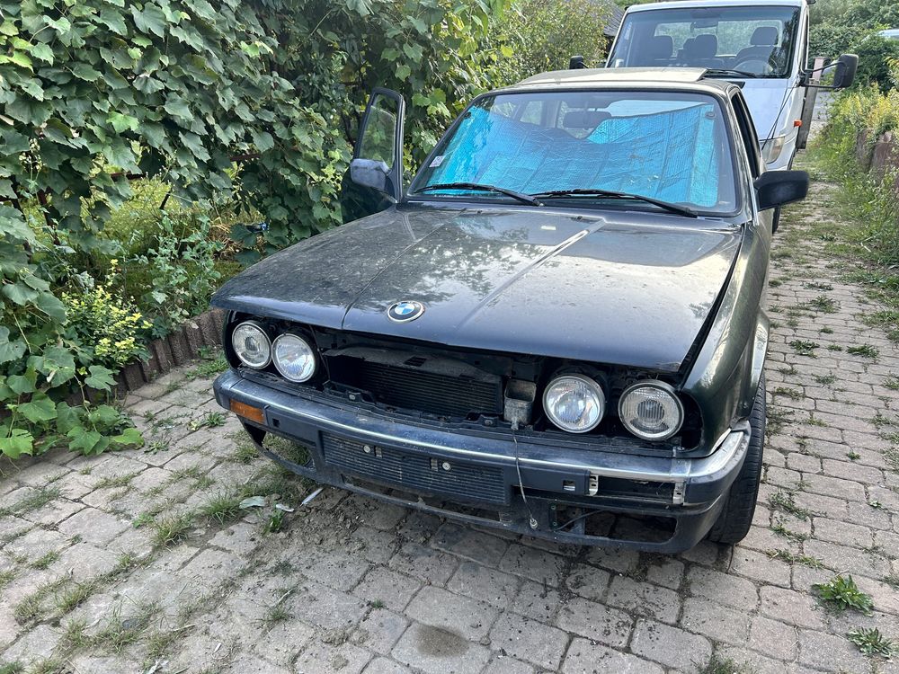 Bmw e30 coupe sedan break facelift nonfacelift piese dezmembrez orice