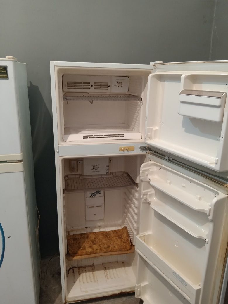 Продается Б/у Холодильник