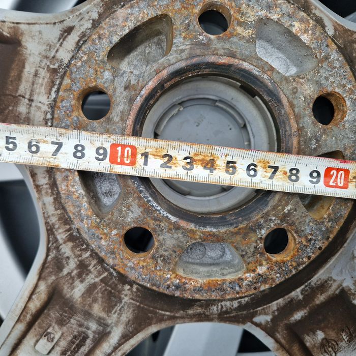 4бр. Алуминиеви джанти 
5х114.3 
61/2 Jx16
ET45
Гумите са подарък 
Не