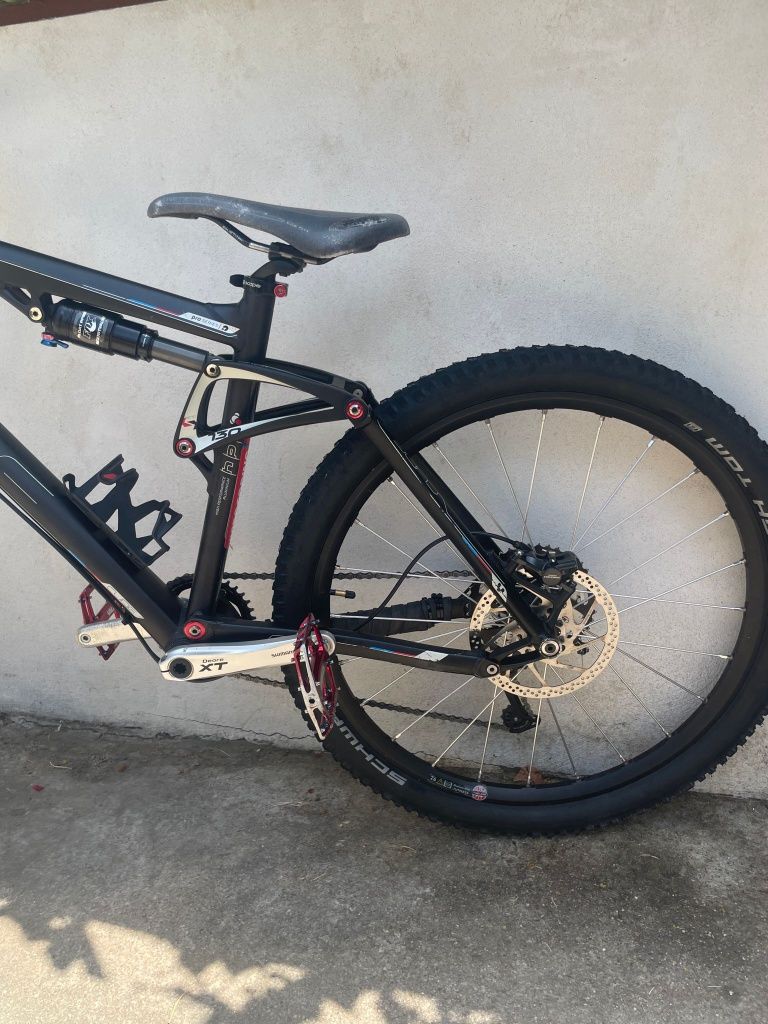 Bicicleta full suspension Cube ams 130