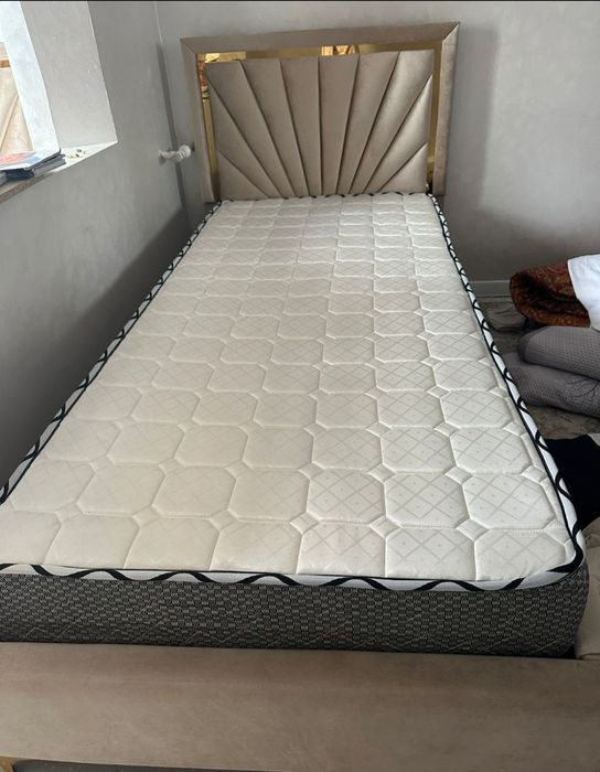 Кровать для спальни