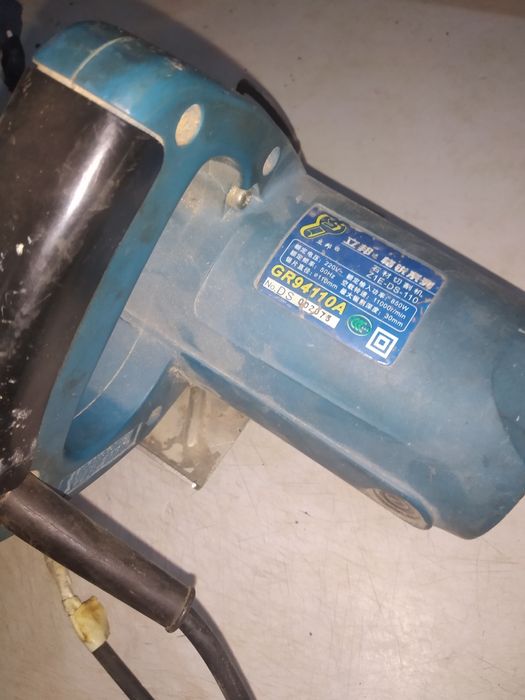 Продам электро пилу пчёлку