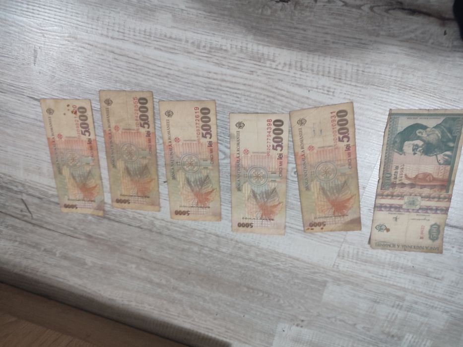 Vând bacnote vechi !!!