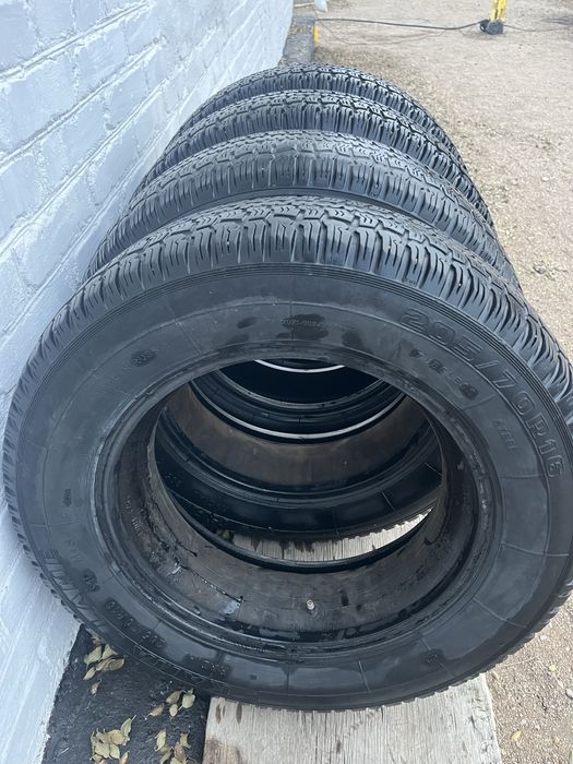 Продам шины 205/70/16