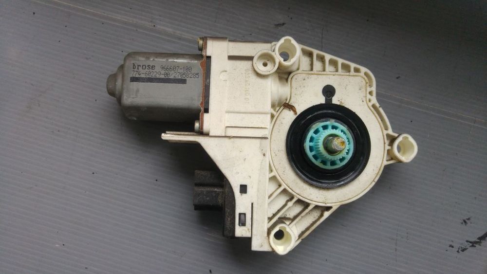 motoras macara dreapta spate audi a4 b8 8k0959812