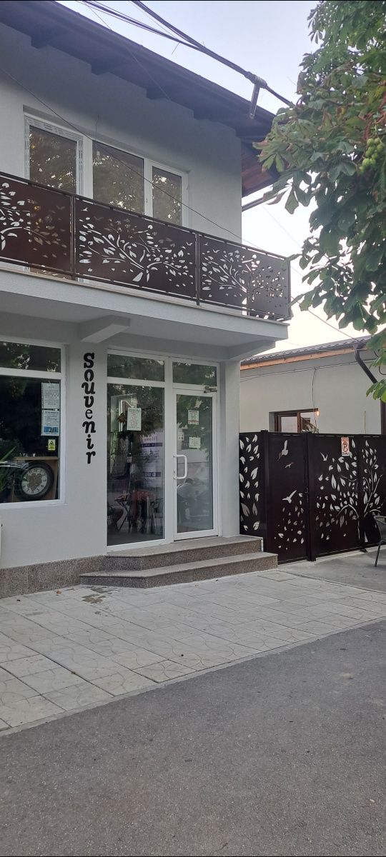 Închiriez spatiu comerciale