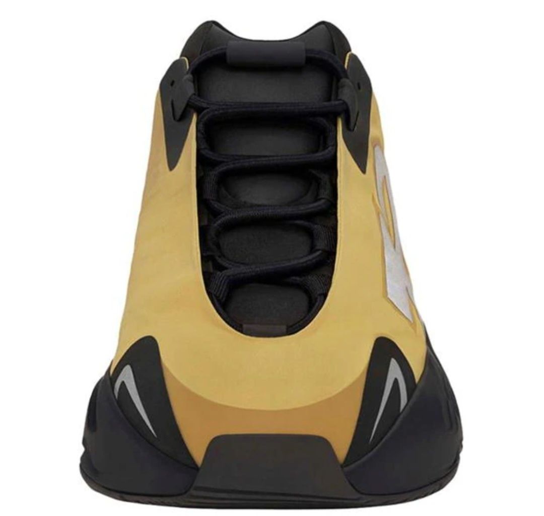 Мъжки маратонки YEEZY 700 MNVN HONEYFLUX различни номера