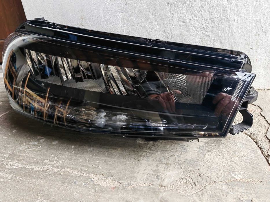 Фарове Skoda Fabia LED ляв десен / Фарове Шкода Фабиа Оригинални