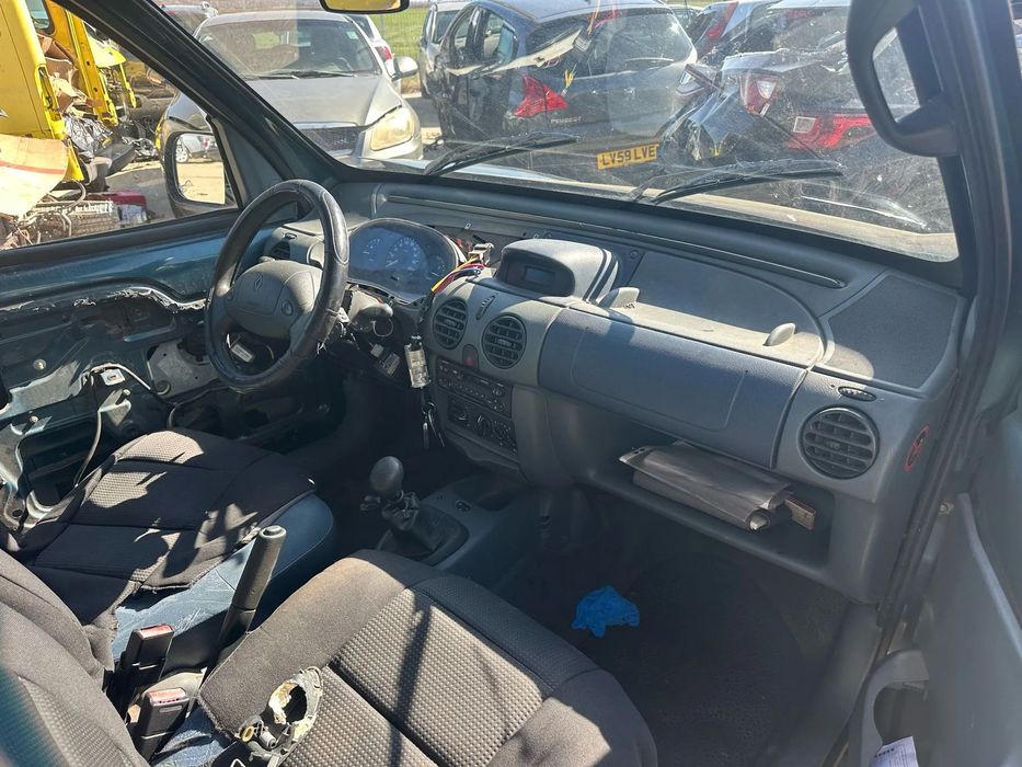 Dezmembrari Renault Kangoo 1.4 benzina 1999