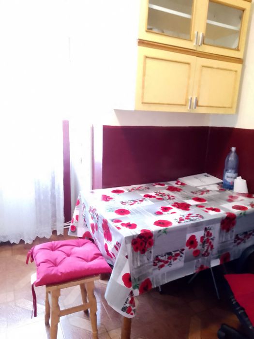 Inchiriez ap 2 camere DECOMANDATE Piata Rahovei