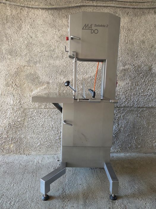 Banzik banzic taiat oase carmangerie macelarie