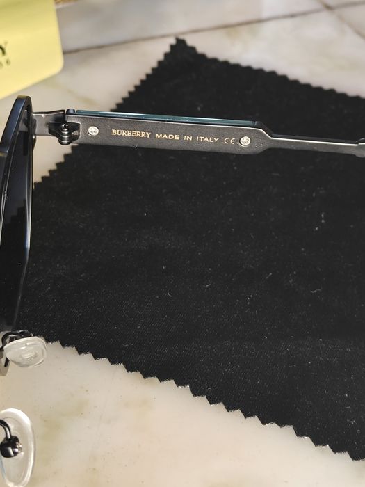 Ochelari de soare stil elegant, cu detalii cadrilate