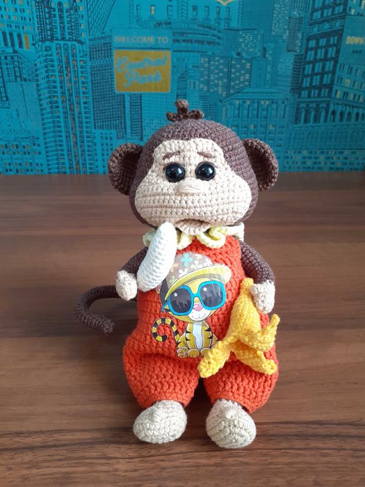 Продам игрушку обезьянка
