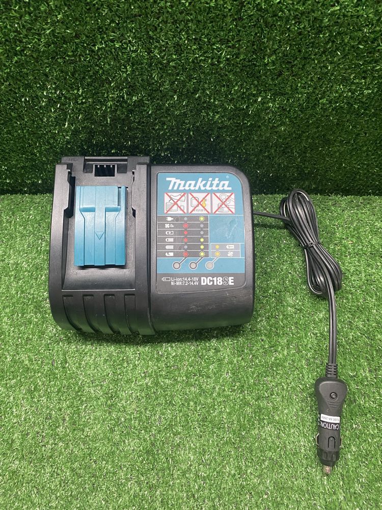 Зарядно устройство за кола, за Li-ion батерии 14.4 V/18V Makita DC18SE
