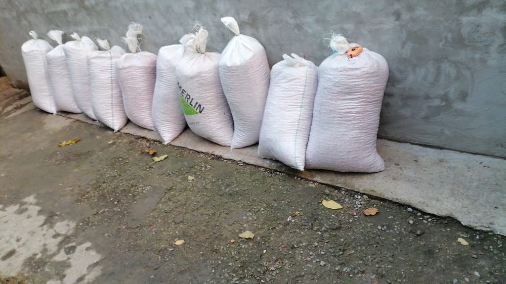 Măceșe proaspăt culese calitate superioară!
Vând măceșe strânse manu