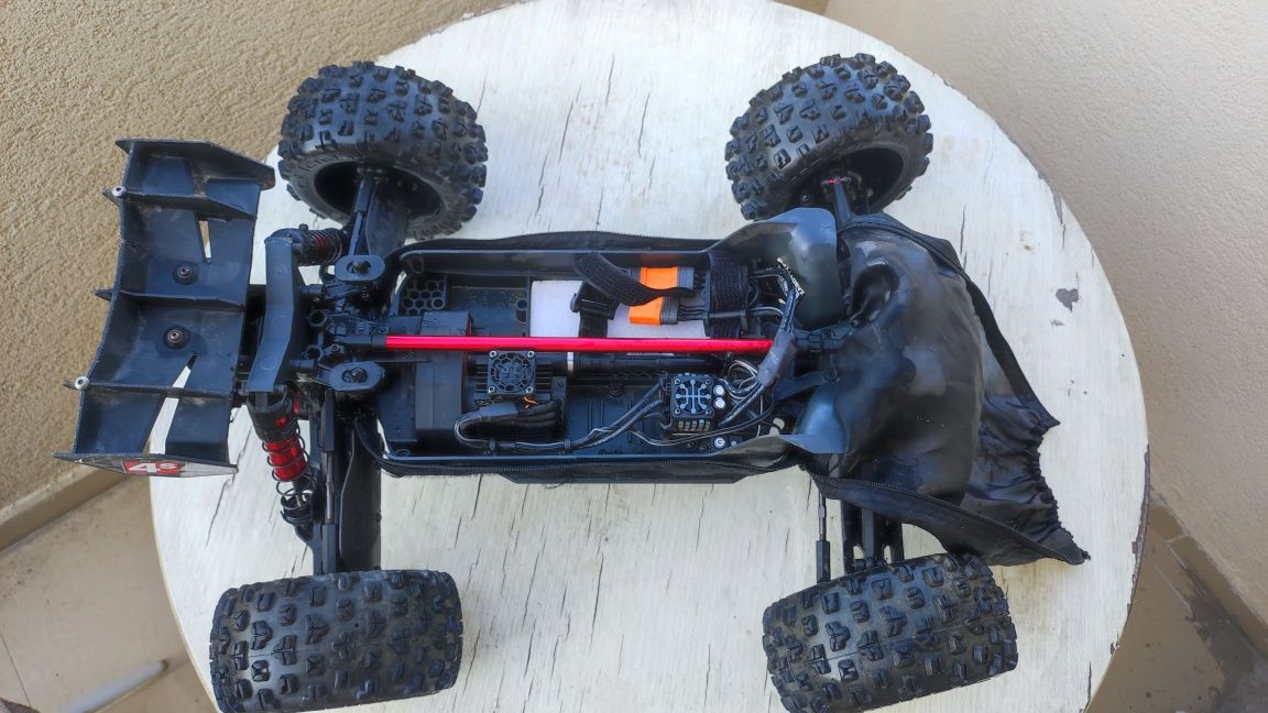 Vând Arrma Kraton 4s Blx in Garantie