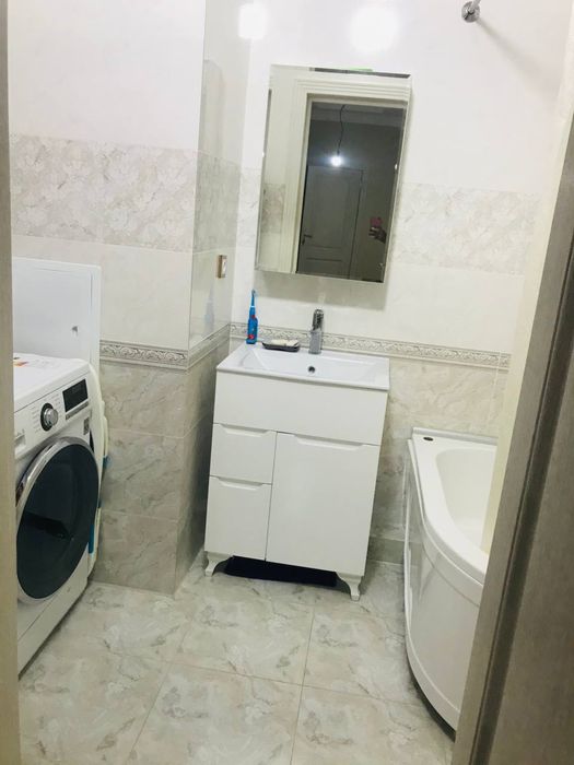 Uy sotiladi 3xonali yevro remont 107m2