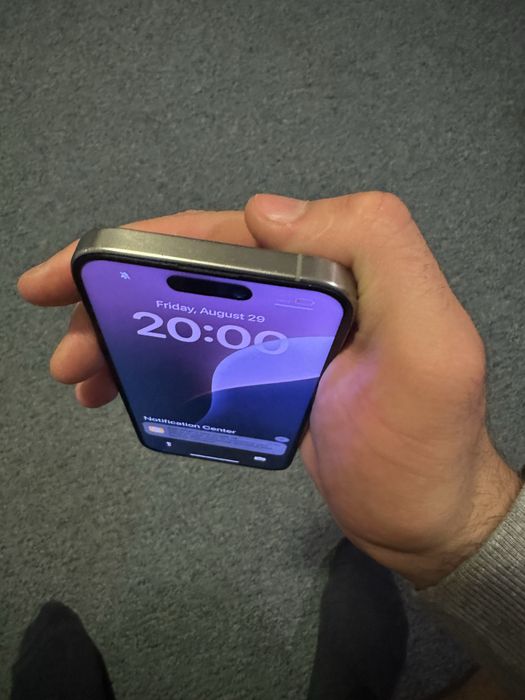 Vînd  Iphone 15 pro