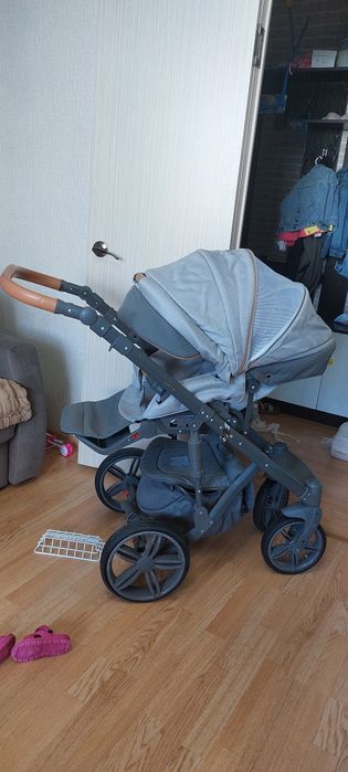 Продам коляску Adamex