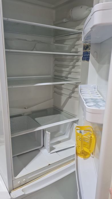 Холодильник indesit