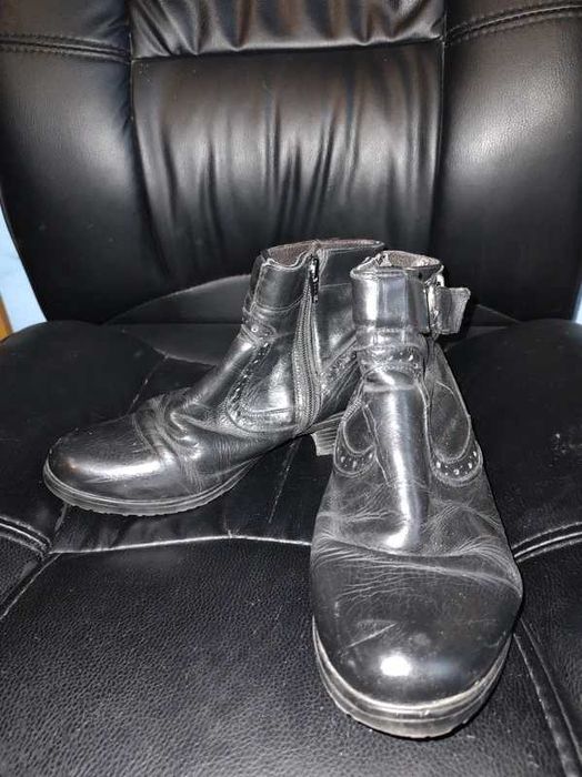 Ghete din piele marimea 36 stare buna