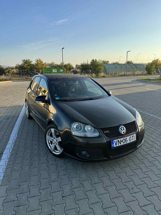 Vand VW Golf 5 gti an 2005 motor 2.0 fsi