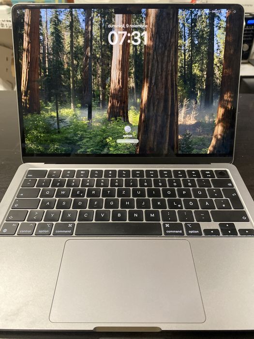 Macbook Air 13, M2, 8GB ram, 256GB SSD, bat 100%, 144 cicluri, #47876