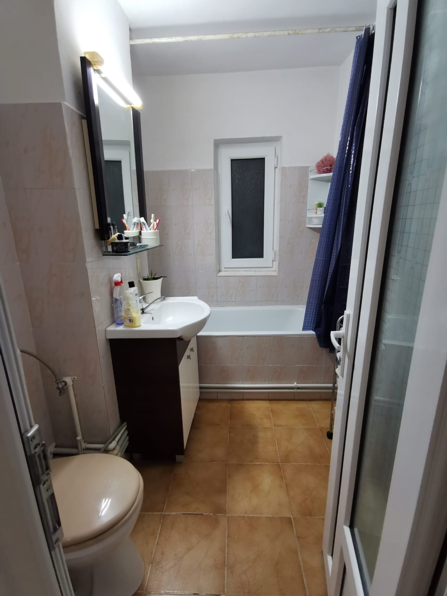 Vand apartament 4 camere decomandat ultracentral Fetesti-Gara