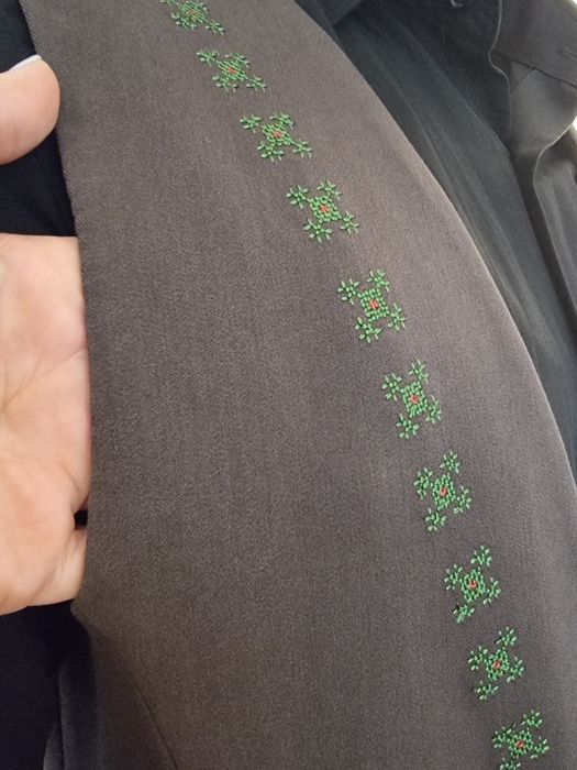 Vesta motive tradiționale pentru sacou costum nunta