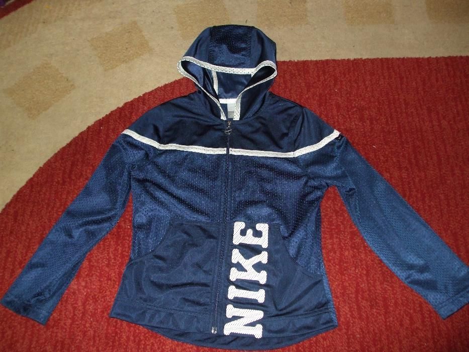 bluza sport Nike mar.6 ani