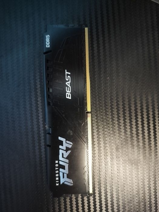 Vând set 16 GB RAM DDR5 5 2x8 6000mMT/s NOU,