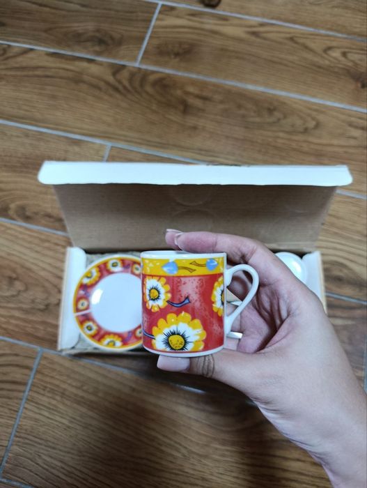 Чайный набор чашек на 6 персон.