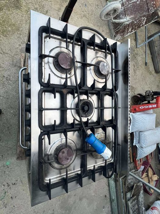 Готварска печка с котлони