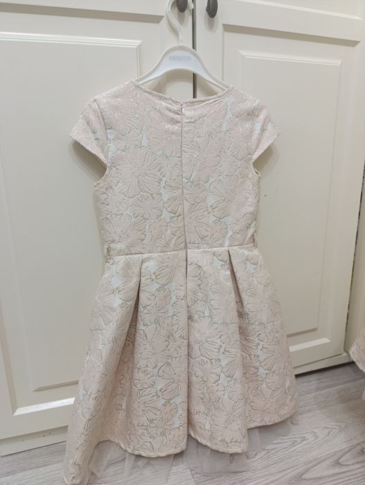 Платья не довочку